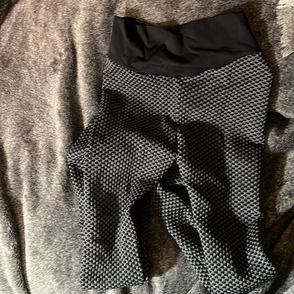 Tik Tok leggings. Size Large gray and black. - Picture 2 of 5